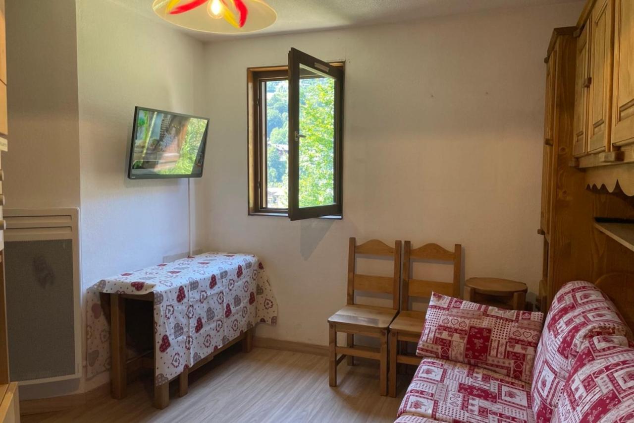 Vue Des "Chavants" Studio 20 M With Balcony Ле Уш Екстериор снимка